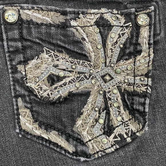 Miss Me black skinny jeans denim embellished cross design on back pockets Sz 27 - Picture 9 of 16